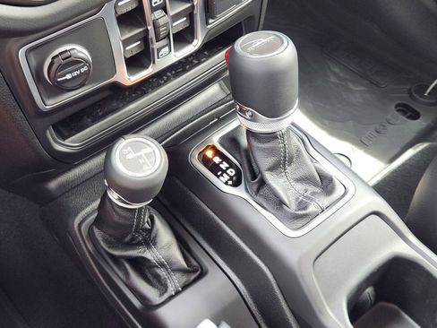 New 2026 Jeep Gladiator Sport AWD/4WD image 19