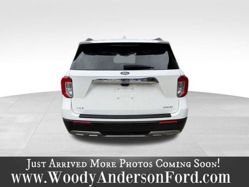 Used 2023 Ford Explorer XLT w/ Equipment Group 202A image 5