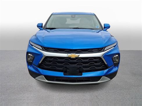 Used 2025 Chevrolet Blazer LT image 2
