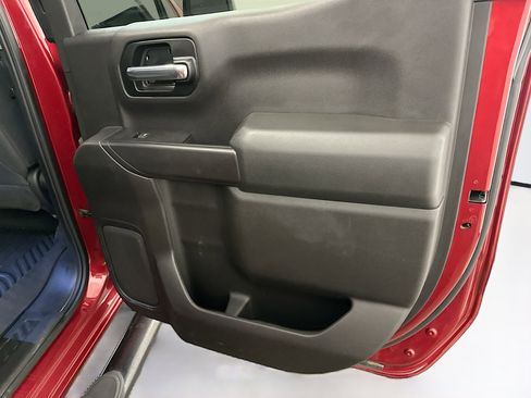 Used 2019 Chevrolet Silverado 1500 Custom w/ Custom Value Package image 31