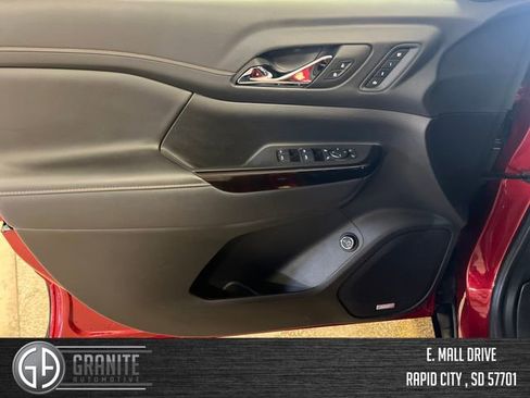 Used 2022 GMC Acadia AT4 w/ Technology Package AWD/4WD image 11