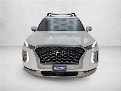 Used 2022 Hyundai Palisade Calligraphy image 2