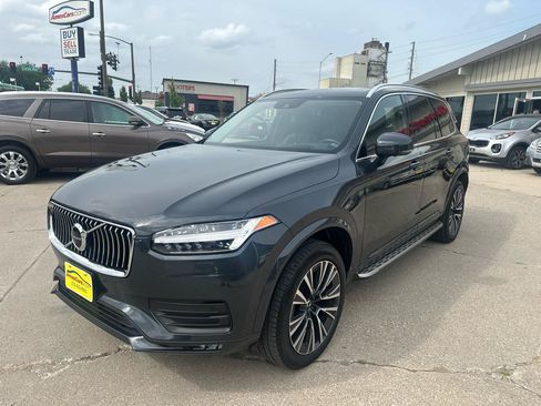 Used 2022 Volvo XC90 T6 Momentum w/ Advanced Package AWD/4WD image 7