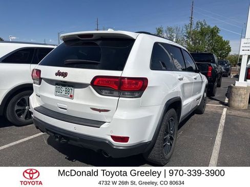 Used 2017 Jeep Grand Cherokee Trailhawk AWD/4WD image 4