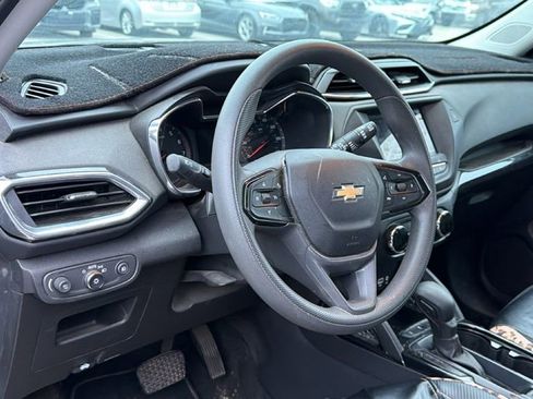 Used 2023 Chevrolet TrailBlazer LT FWD image 10