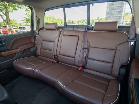 Used 2018 Chevrolet Silverado 1500 High Country AWD/4WD image 31