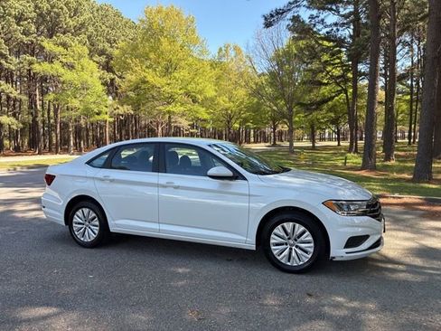 Used 2019 Volkswagen Jetta S w/ Driver Assistance Package image 2