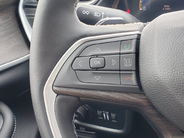 Used 2026 Jeep Grand Cherokee Limited AWD/4WD image 13