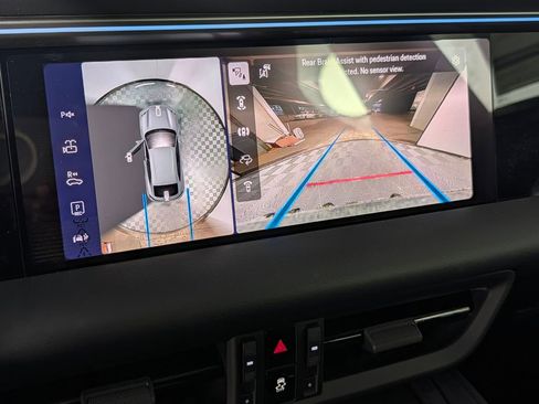 New 2026 Porsche Macan 4 Electric image 30