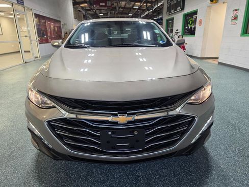Used 2022 Chevrolet Malibu LT FWD image 3