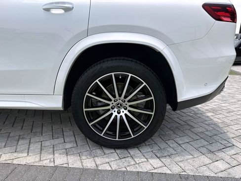 Certified 2026 Mercedes-Benz GLS 450 4MATIC image 11