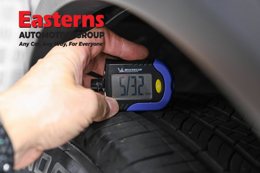 Used 2024 Nissan Rogue S AWD/4WD image 29