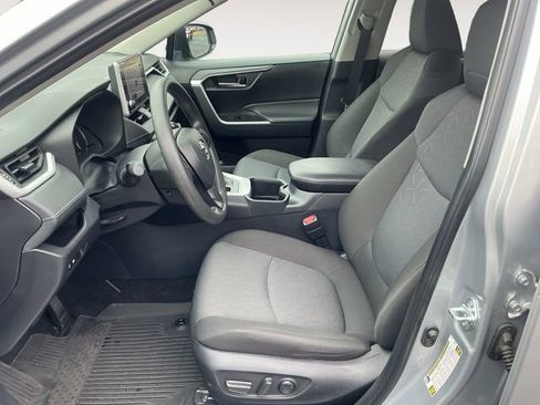 Certified 2025 Toyota RAV4 XLE AWD/4WD image 9