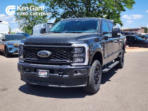 New 2026 Ford F250 XLT w/ XLT Premium Package AWD/4WD image 1