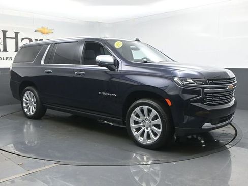 Used 2024 Chevrolet Suburban Premier w/ Premium Package 2 AWD/4WD image 6