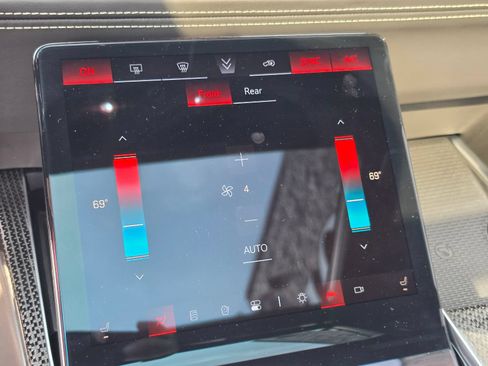 Used 2025 Cadillac Escalade V AWD/4WD image 14