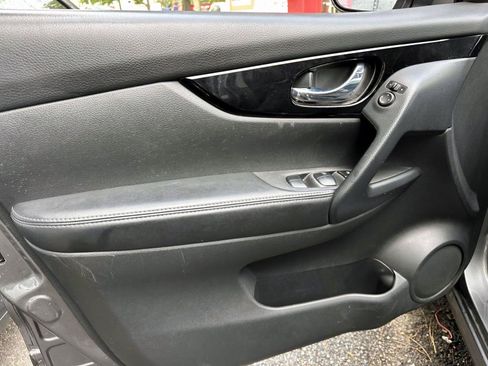 Certified 2021 Nissan Rogue Sport SV AWD/4WD image 15