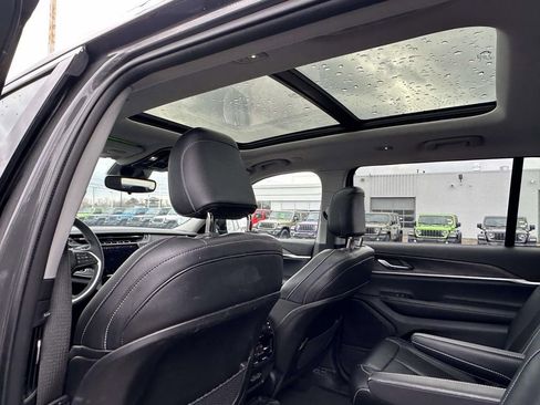 Used 2023 Jeep Grand Cherokee L Limited w/ Trailer Tow Group (B) image 17