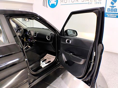 Used 2021 Hyundai Venue SE image 89