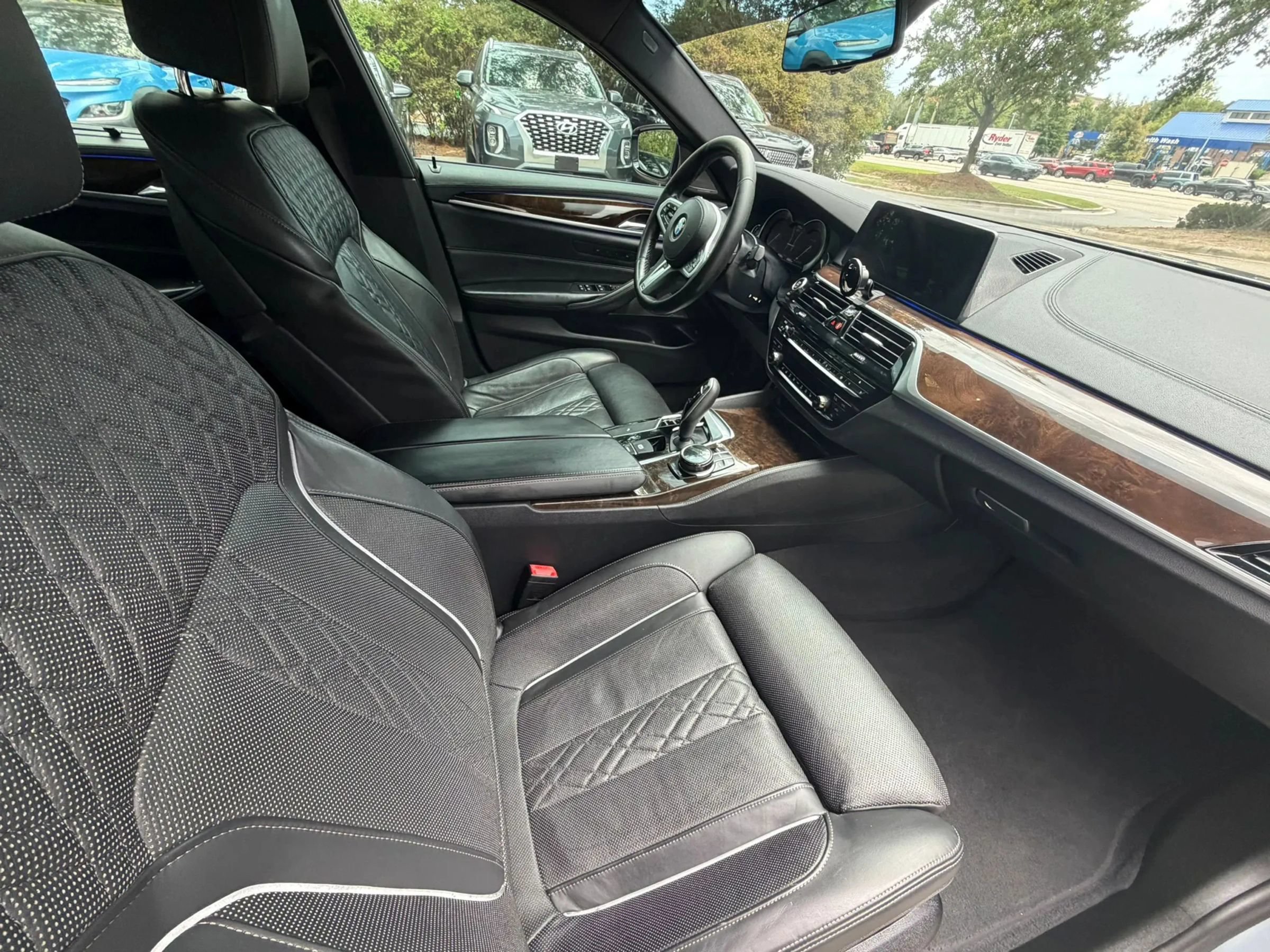 Used 2018 BMW M550i xDrive AWD/4WD image 10