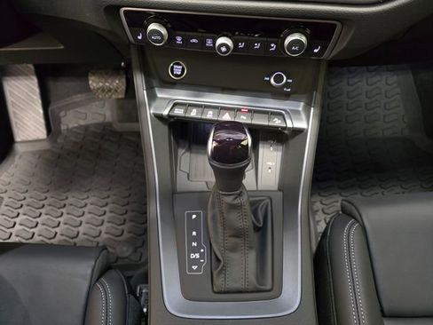 Used 2025 Audi Q3 2.0T Premium w/ Convenience Package image 25