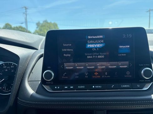 Used 2025 Nissan Rogue SV FWD image 26