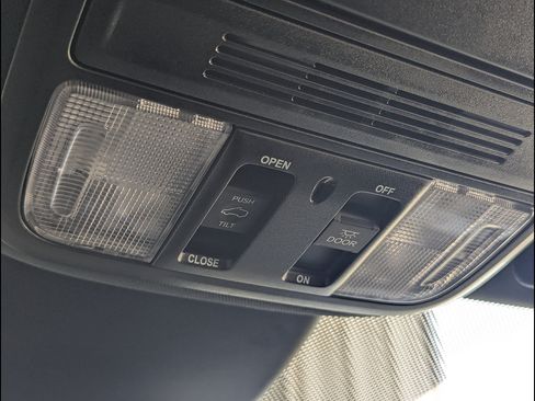 Used 2024 Honda Odyssey Sport image 37