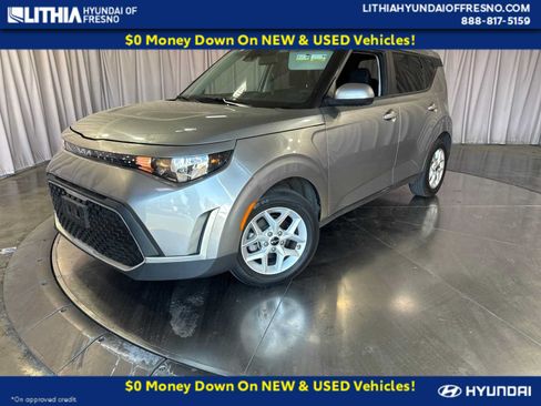 Used 2025 Kia Soul LX w/ LX Technology Package FWD image 1