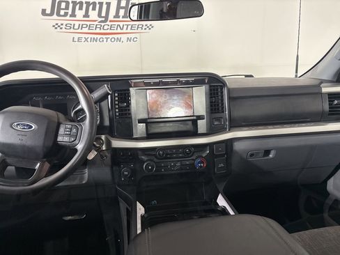Used 2024 Ford F250 XLT w/ FX4 Off-Road Package image 18