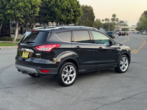 Used 2014 Ford Escape Titanium w/ Equipment Group 401A FWD image 4
