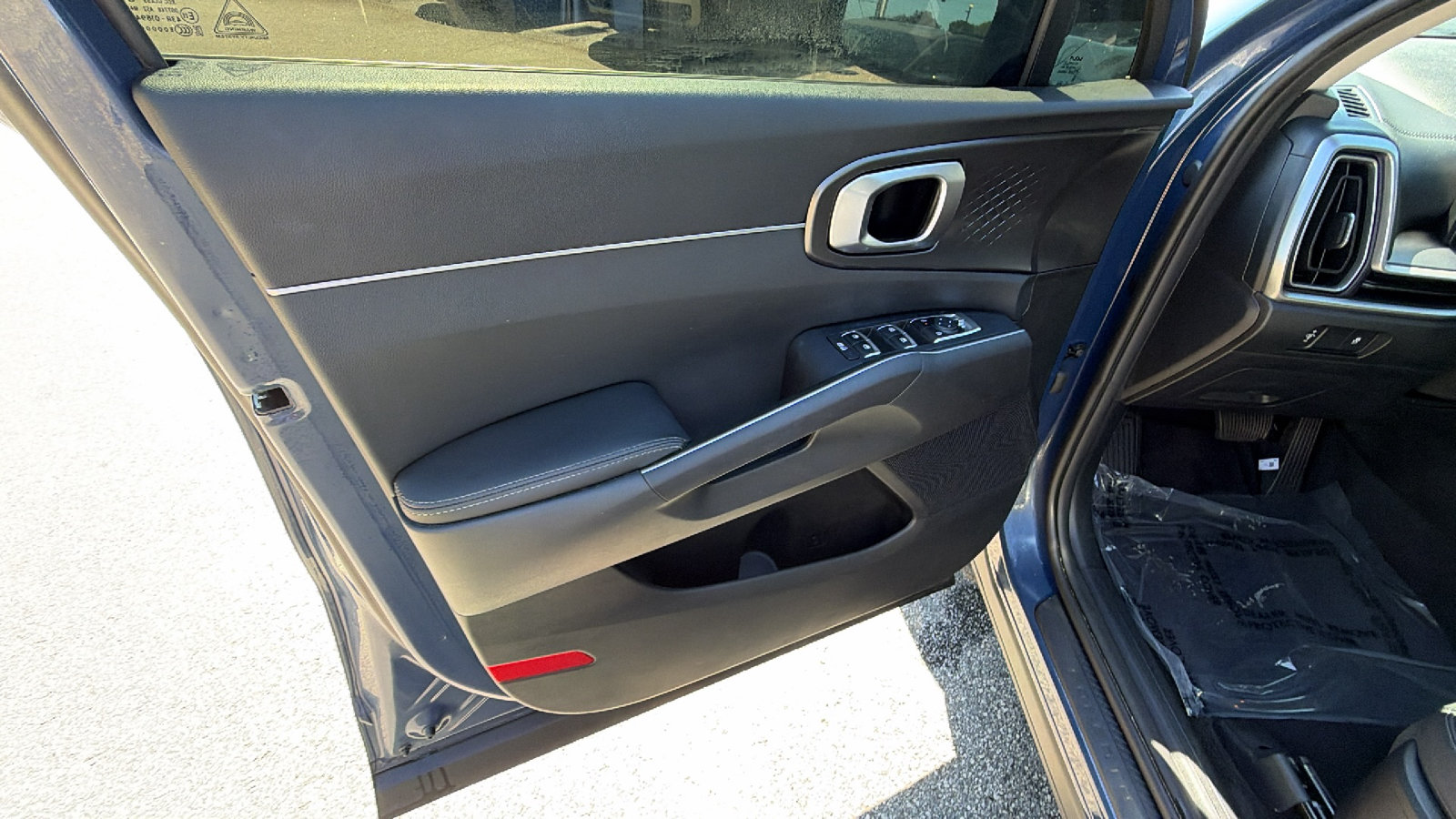 Used 2026 Kia Sorento S FWD image 15