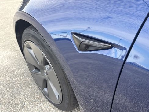 Used 2023 Tesla Model 3 Standard Range image 16