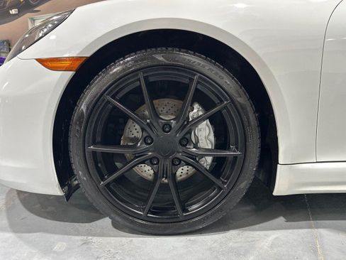 Used 2017 Porsche 718 Boxster RWD image 8