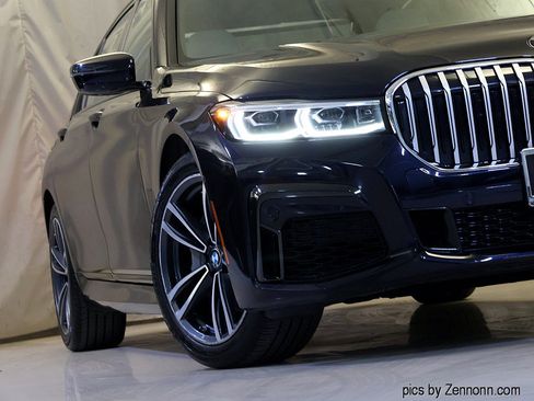 Used 2021 BMW 740i xDrive w/ M Sport Package AWD/4WD image 4