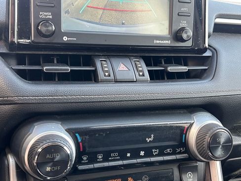 Used 2020 Toyota RAV4 XLE Premium image 11
