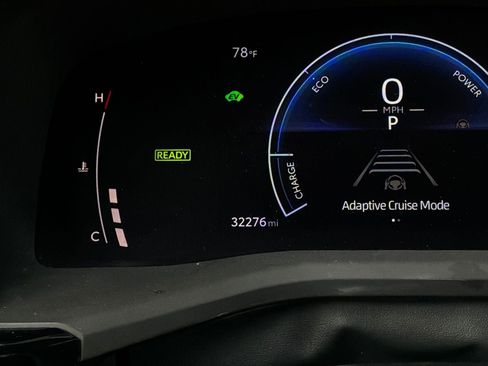 Used 2025 Toyota Camry LE FWD image 36