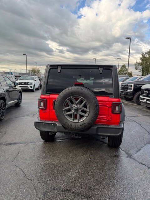 Used 2025 Jeep Wrangler Unlimited Sport AWD/4WD image 10