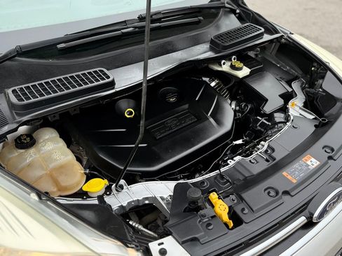 Used 2014 Ford Escape Titanium FWD image 16