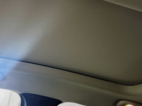 Used 2022 Chevrolet Bolt EUV Premier w/ Sun & Sound Package image 26