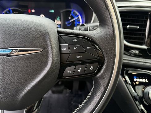 Used 2019 Chrysler Pacifica Limited w/ Advanced Safetytec Group image 16