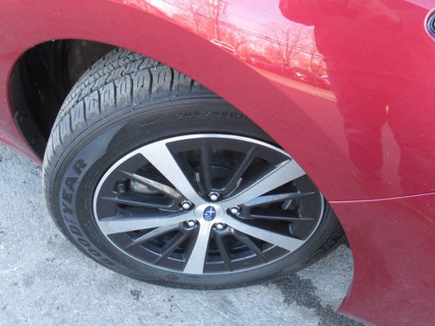 Used 2019 Subaru Impreza 2.0i Premium image 4