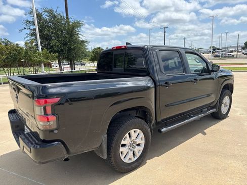 Used 2022 Nissan Frontier SV AWD/4WD image 3