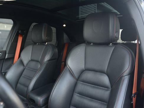 Certified 2024 Porsche Macan GTS AWD/4WD image 5