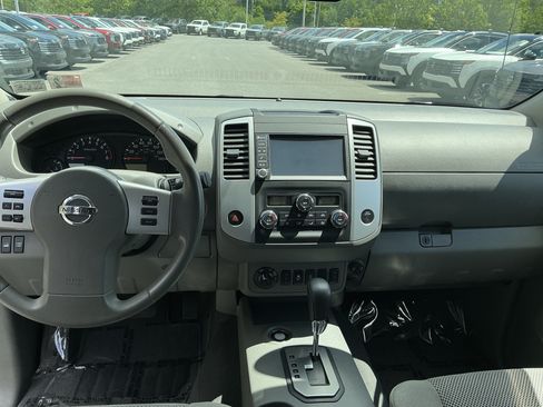 Used 2020 Nissan Frontier SV w/ Midnight Edition Floor Mats AWD/4WD image 11