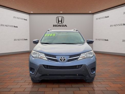 Used 2014 Toyota RAV4 LE image 2