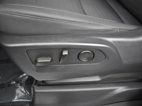 Used 2023 Chevrolet Silverado 1500 LT AWD/4WD image 8