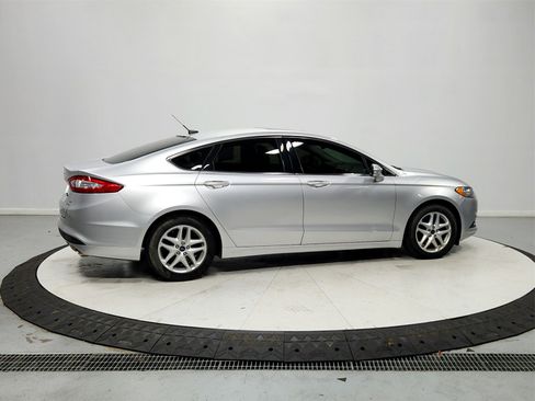 Used 2014 Ford Fusion SE w/ Equipment Group 202A image 10