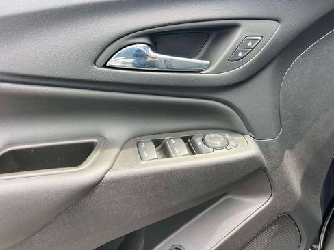 Used 2023 Chevrolet Equinox LT AWD/4WD image 16