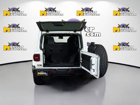 Used 2024 Jeep Wrangler Sahara AWD/4WD image 25