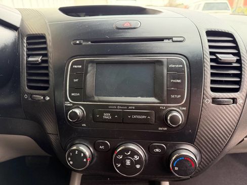 Used 2014 Kia Forte Koup EX image 10